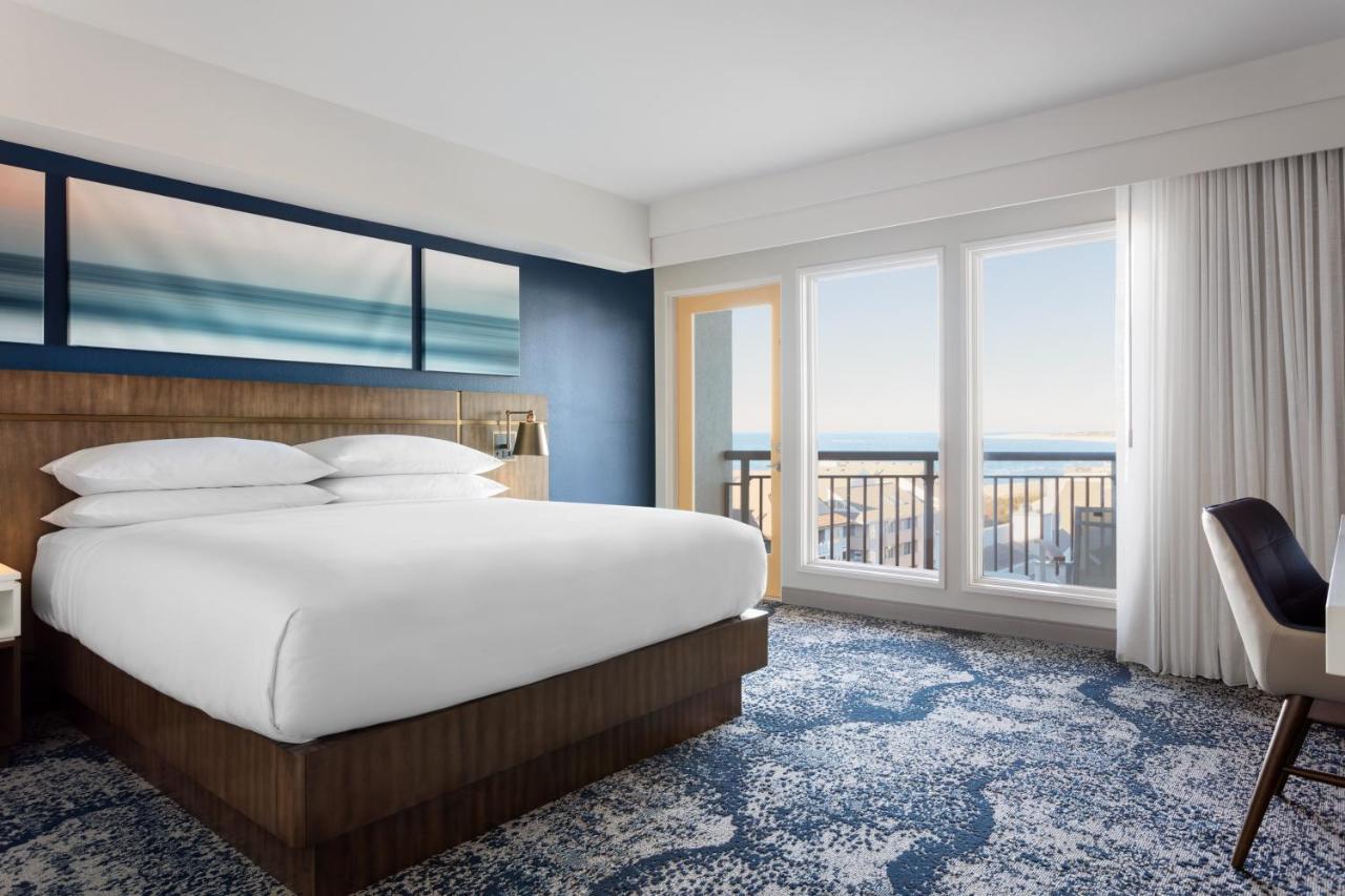 Delta Hotels By Marriott Virginia Beach Waterfront Exterior photo