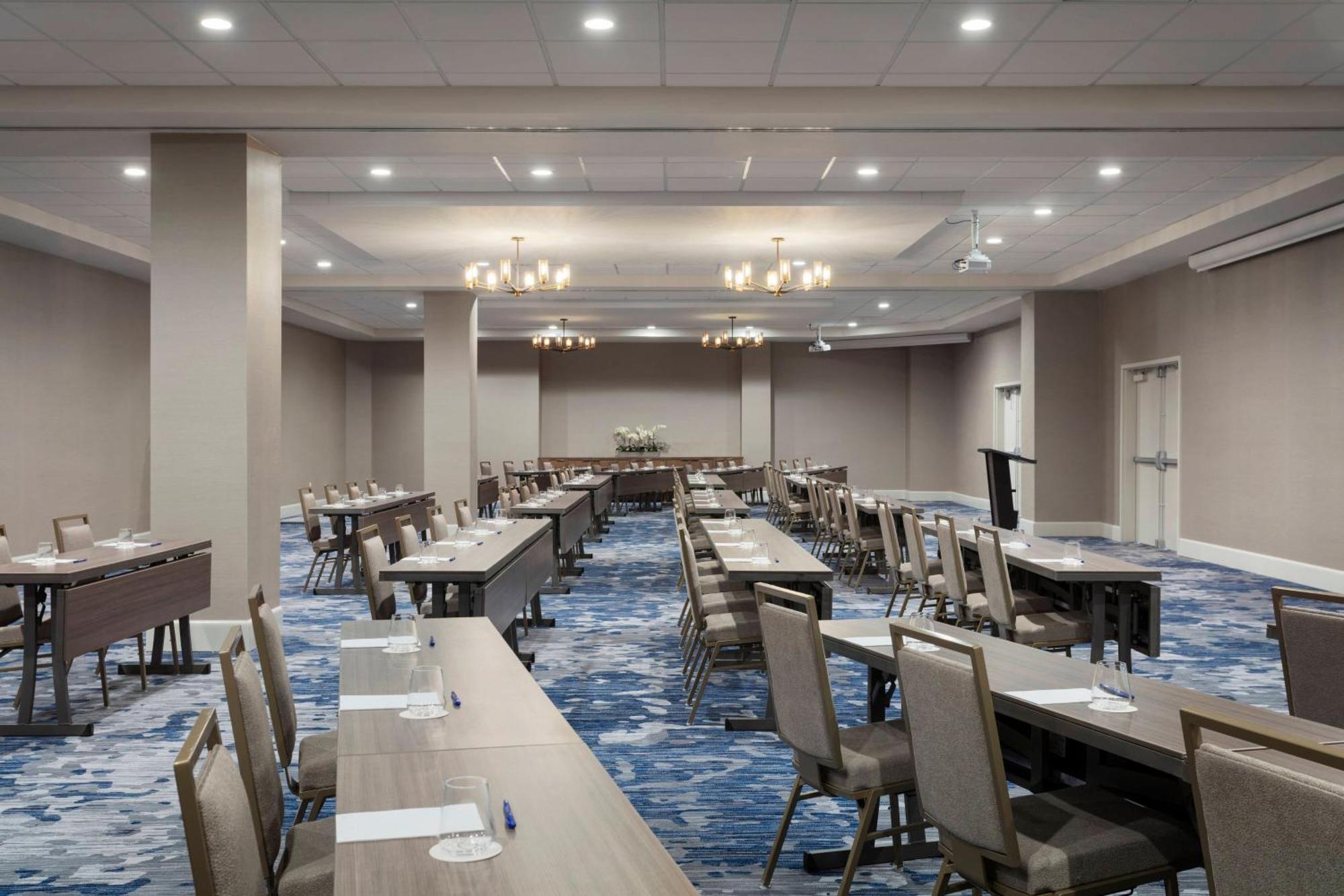 Delta Hotels By Marriott Virginia Beach Waterfront Exterior photo